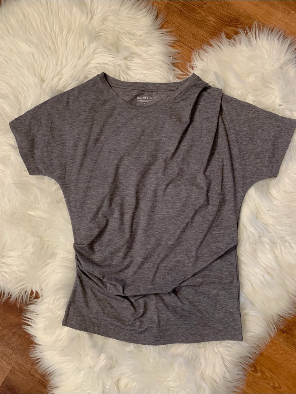 Athleta Essence Pleated Short Sleeve Tee Gray Sz Small 599634 Ruching